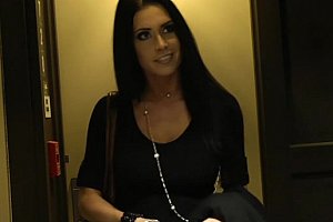 大乳boobs巨大吃奶熟女 Porn